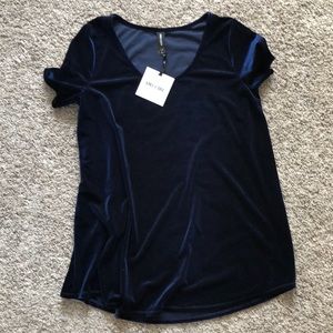 Agnes and Dora XL everyday tee